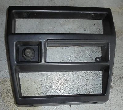 1991 NISSAN PATHFINDER RADIO BEZEL OEM Foto 1 de 2