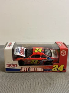 Jeff Gordon 2002 DuPont 200th Anniversary HO 1/64 Action Diecast - Picture 1 of 2