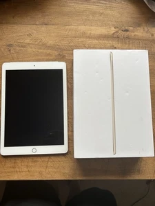 Apple iPad Air 2 - Picture 1 of 5