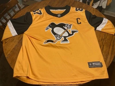 Sidney Crosby Fanatics  2XL Gold Pittsburgh Penguins Replica Jersey - Image 1 of 3
