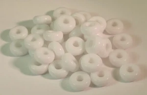 Großlochperle aus Glas, in opalweiß zu 100g verpackt (ca. 64 Stk.) - AE 1167 - Bild 1 von 2