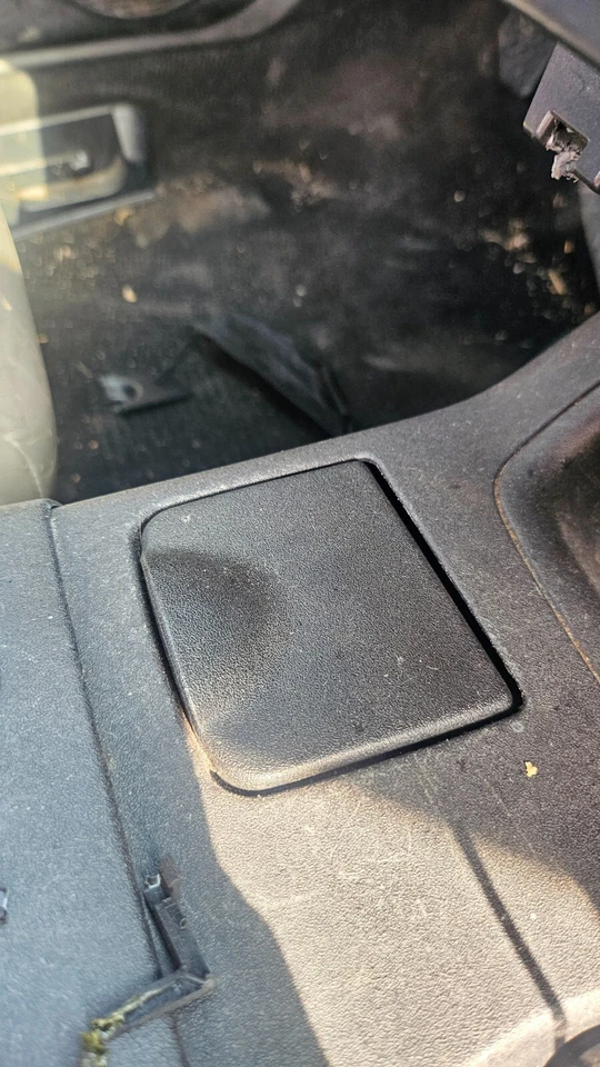 MITSUBISHI ECLIPSE ASH TRAY 2000-2005 - Imagem 1 de 1