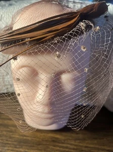 Vintage Church Hat  Women’s Dress Velvet Band Brown Feathers Netting 1950s 1960s - Picture 1 of 8