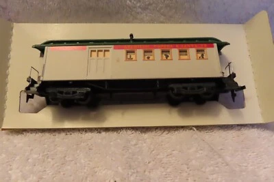 VINTAGE TYCO HO SCALE 1890 SANTE FE COMBINE CAR - Image 1 of 3