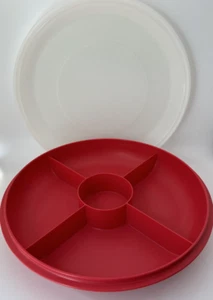 Tupperware ROSSO Suzette vassoio centrale di servizio con coperchio #1708 & #1709 vintage NOS - Foto 1 di 9
