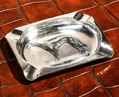Hermoso cenicero antiguo de plata de ley en relieve para perros Foto 1 de 4