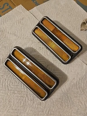 1967-72 Chevy Gmc Truck Deluxe Side Marker Lights W Housings Side Markers Oem - Image 1 of 4