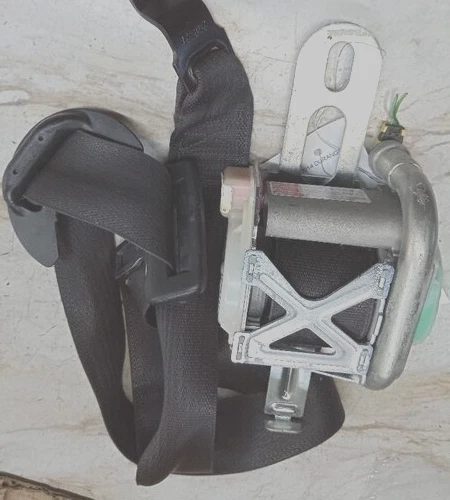 2011-2014 Dodge Durango Front Left Driver Seat Belt Retractor Black OEM - Imagem 1 de 1