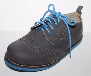 baby Gap NWT Boys 9 Gray Wing Tip Oxford Shoes w/ Blue Laces & Sole - Picture 1 of 5