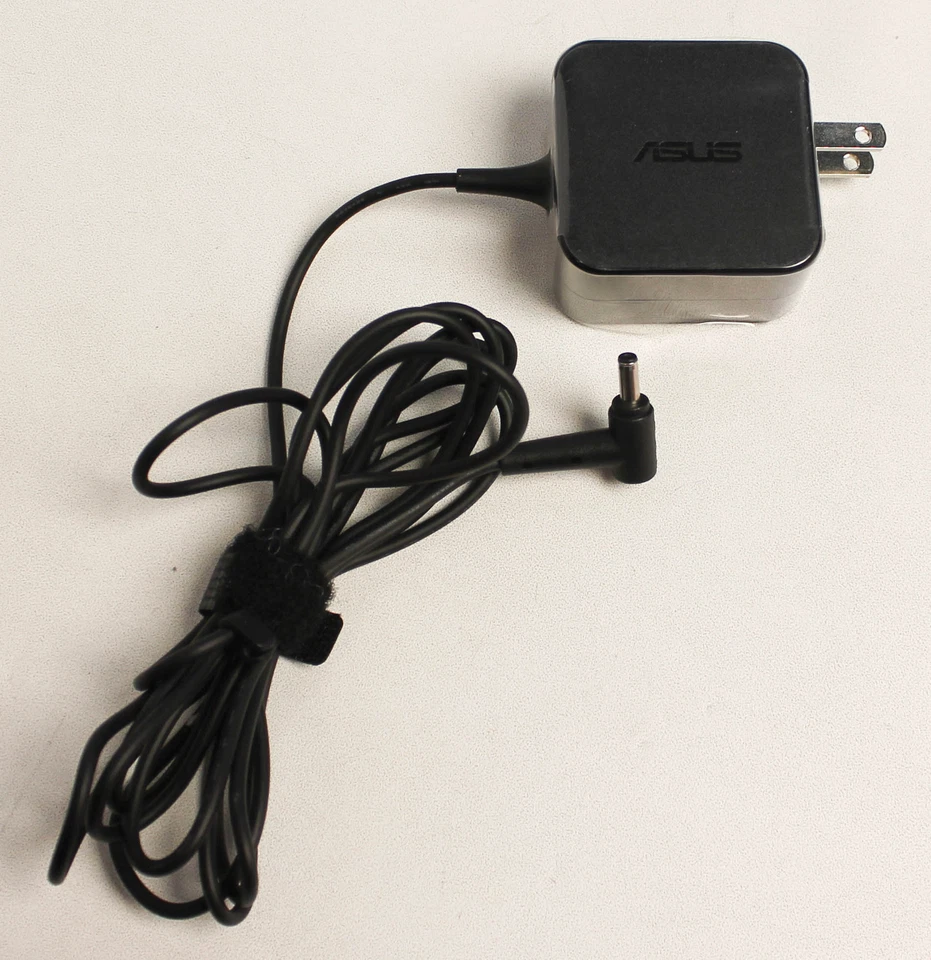 Adaptador de CA 0A001-01103300 45W19V 2P (4Phi) /Adp-45Bw Ux561Ua Q505U "GRADO A" Foto 1 de 1