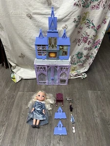 Disney Frozen 2 Fold and Go Schloss Arendelle Spielset Hasbro mit Figuren - Bild 1 von 14