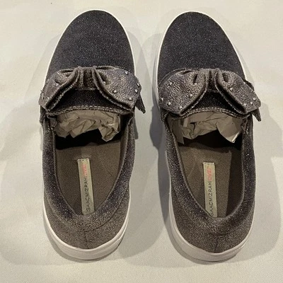 Isaac Mizrahi Live Zapatos Mujer Talla 6.5 SOHO Terciopelo Tachonado Arco Tenis Nuevo Foto 1 de 4