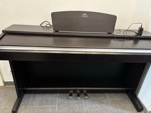 Yamaha YDP-141 E-Piano mit Klavierhocker - Bild 1 von 7