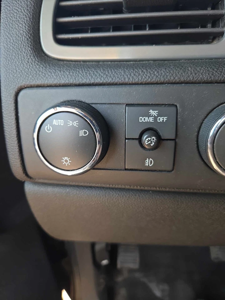 Interruptor de faros (dash Mtd) GMC YUKON 07 08 09 10 11 12 13 14 Foto 1 de 1