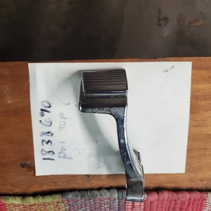1960-62 Chrysler 300/New Yorker/Windsor RH/Pass Inside Door Opening Handle - Foto 1 di 3