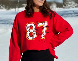 Karma is the Guy on the Chiefs Sweatshirt, TS Sweatshirt, Swiftie Clothing - Bild 1 von 5