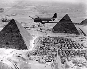 FOTO DE COLECCIÓN PÓSTER BRILLANTE DE EGIPCIO pirámide del cairo avión avión antiguo 964 - Imagen 1 de 1
