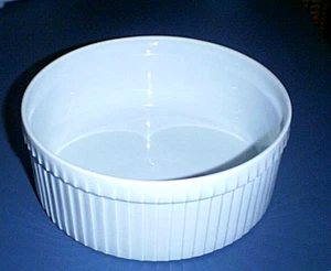 Pillivuyt Frankreich weiß Porzellan Plissee 8"x3" Souffle Kasserolle 2qt Backform - Bild 1 von 4