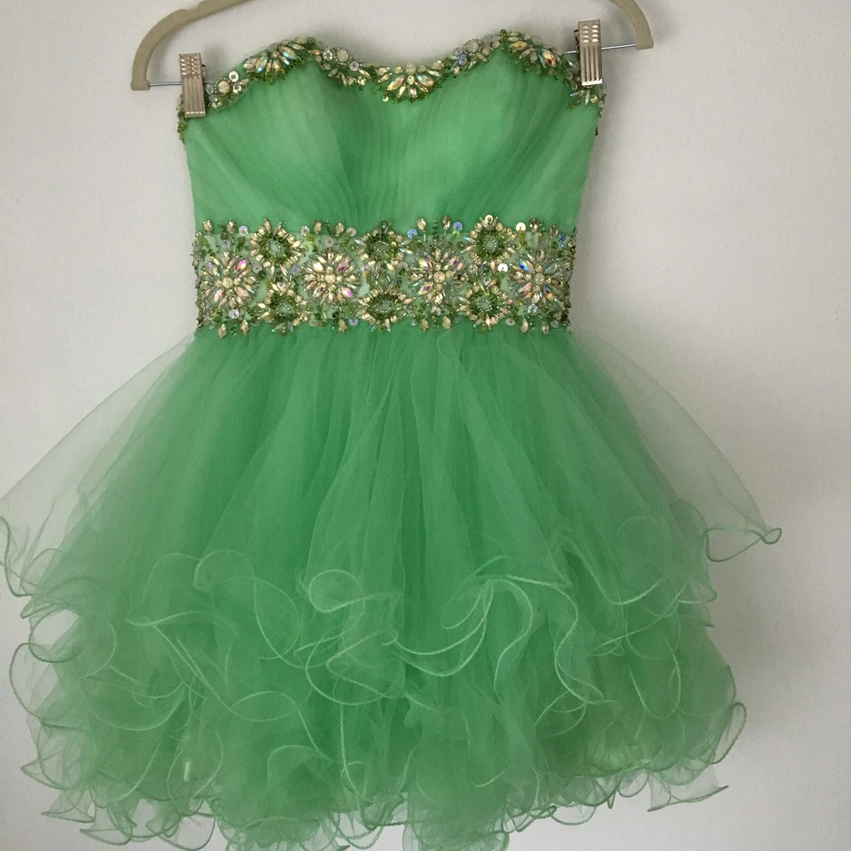 Vestido de cóctel formal verde/menta corto con cuentas regreso a casa talla 4 Foto 1 de 3