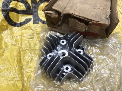 Culata Suzuki 50 A50 AC50 AC50 TS50 NUEVO DE STOCK Original Japón P/N 11111-05101 Foto 1 de 4