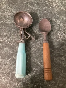 Vintage Ice Cream Scoops. Lot Of Two. - Picture 1 of 10