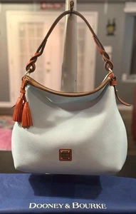 Dooney & Bourke Hobo mit Kieselkorn Drehriemen in hellblau gebraucht mit Staubbeutel - Bild 1 von 9