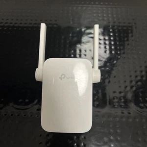 TP Link WiFi Range Extender Model: TP-LINK TL-WA855RE - Picture 1 of 2