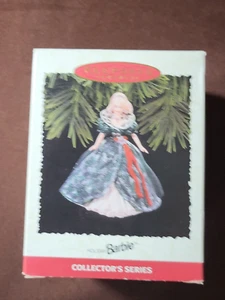 HALLMARK KEEPSAKE ORNAMENT 1995 Holiday Barbie Ornament New in Box - Picture 1 of 3