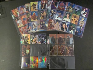 JUEGO BASE COMPLETO STAR WARS FINES Topps 1996 (90 cartas) + AMBOS JUEGOS DE PERSECUCIÓN + más - Imagen 1 de 7