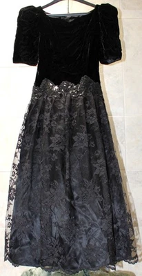 Vestido de novia Scott McClintock Petite talla 4 (cintura 24") negro de terciopelo y encaje Foto 1 de 4