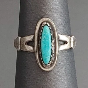 Vintage Sterling Silver Turquoise Ring Oval Signed Southwestern Size 4.75 - Picture 1 of 7