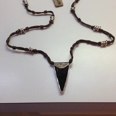 NUEVO CON ETIQUETAS Collar Uno de 50 Cuero Anudado/Plata con Cristal de Swarovski Gris  Foto 1 de 4