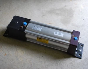 Parker Series 100-CCBMPRLR-19MC Pneumatic Cylinder - NEW - Picture 1 of 4