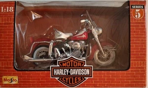 Maisto 1:18 Die Cast 1962 FLH Duo Glide Harley Davidson Motorcycle Series 5 - Picture 1 of 5