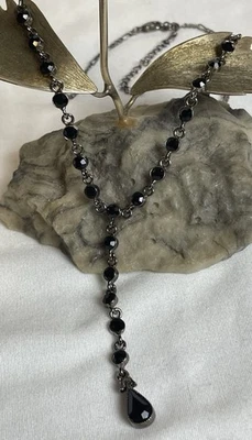 Black Faceted Acrylic Plastic Necklace 16” Teardrop Pendant Gray Tone Link - Image 1 of 4