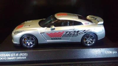 1/43 Nissan Skyline GT-R NISMO “Grand Touring” R-35 Tokyo Smart Driver Kyosho - Image 1 of 4