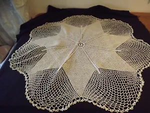 32" vintage ROUND crocheted TABLE TOPPER ECRU BEIGE - Picture 1 of 6