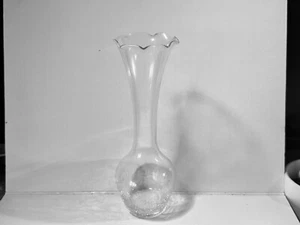 Clear Glass Bud Vase - Slight Flare - Fluted top asshown. 8 in tall. - Picture 1 of 5