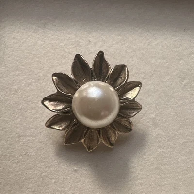 Broche clip bufanda vintage de Alemania Occidental tono dorado imitación perla años 60  Foto 1 de 3