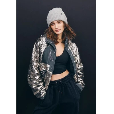 Nueva Chaqueta de Lentejuelas Free People Hit The Slopes Talla X-Pequeña $298 Grafito  Foto 1 de 4