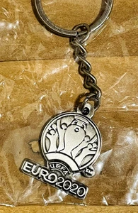 Portachiavi portachiavi EURO 2020 logo UEFA calcio calcio 2" ufficiale NUOVO MAI USATO - Foto 1 di 5