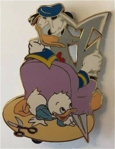 LE Disney Auctions PINS Angry Donald Duck Nephew Dewey Paper Airplane Newspaper - Picture 1 of 1
