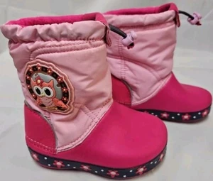 CROCS CHILDREN'S JUNIOR SHOES CROCBAND LODGE POINT GRAPHIC BOOT Pink Owl Size C6 - Picture 1 of 9