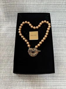 Heidi Daus “Hearts of Gold” Pearl & Crystal Stone Toggle Arrow Heart Necklace - Picture 1 of 11