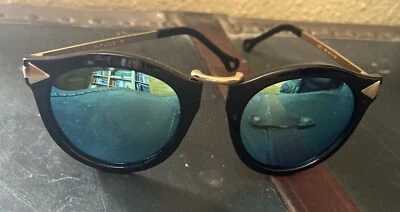 ATTCL Polarized Sunglasses Classic Style 100% UV Protection Mirrored Blue Lenses - Image 1 of 4