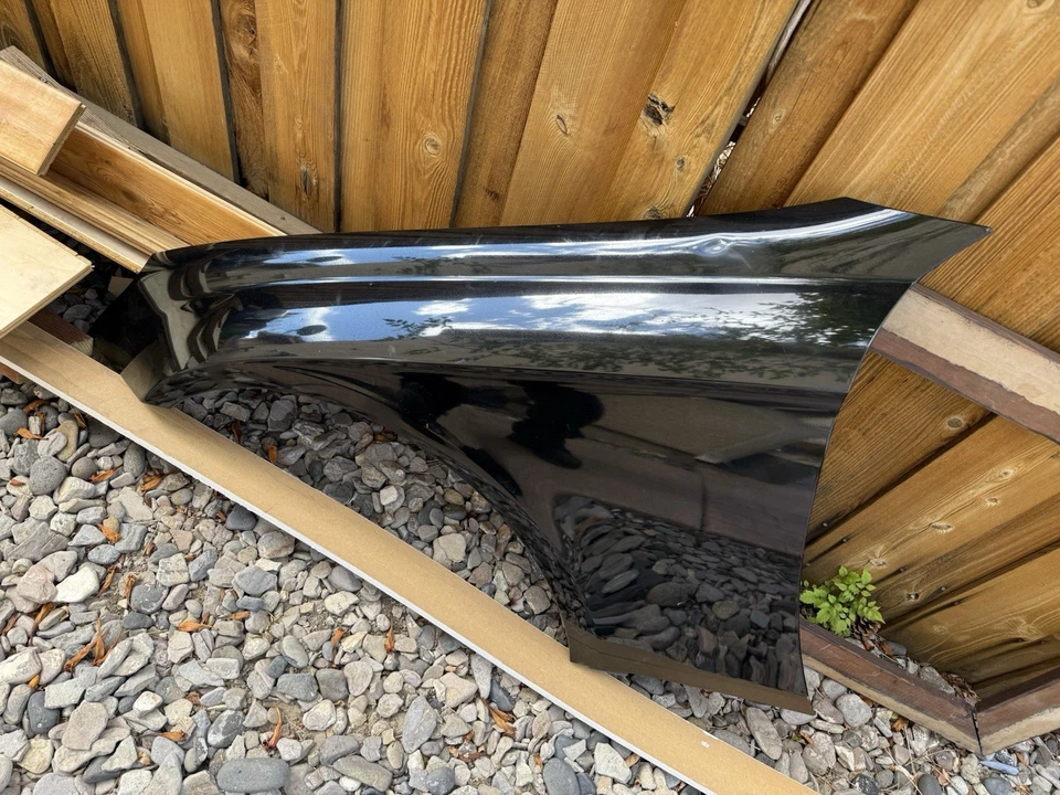 Mercedes Benz CLS500 2006 LH guardabarros delantero negro Foto 1 de 1