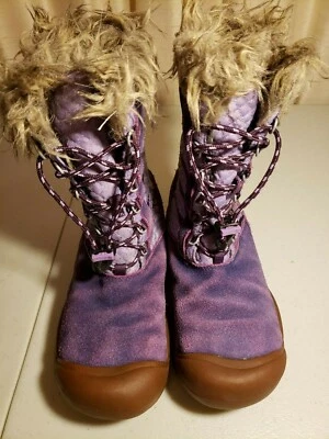 Botas de invierno de gamuza púrpura impermeables de piel sintética para niñas KEEN talla 4 Foto 1 de 4