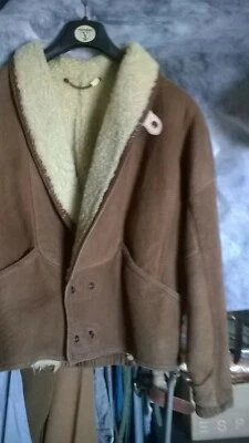 Montone giubbotto, colore marrone poco usato, come nuovo - Immagine 1 di 4