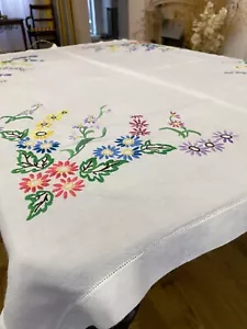 MANTEL VINTAGE HECHO A MANO BLANCO BORDADO A MANO FLORES 117X117 cm lana T04 - Imagen 1 de 5