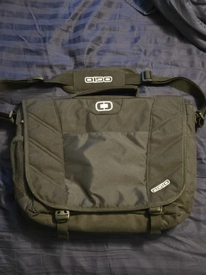 OGIO Upton AeroSeal Black Grey Messenger Briefcase Laptop Bag - Imagem 1 de 4